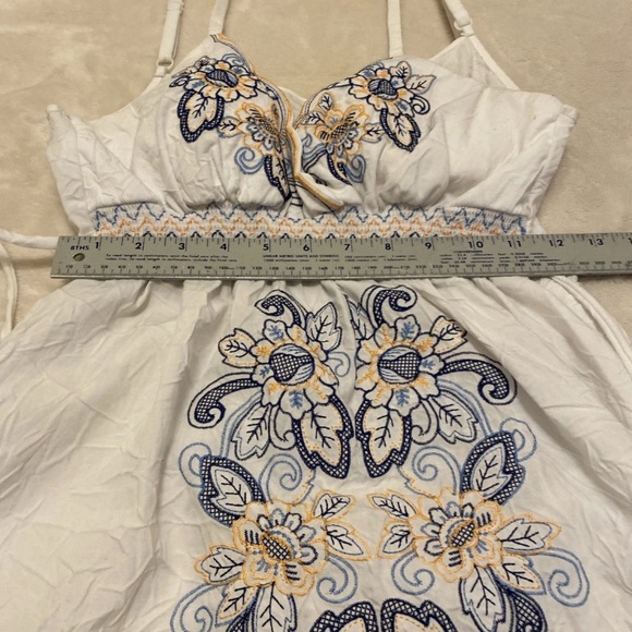 HeartSoul White and Navy Floral Tank Top - Picture 14 of 16